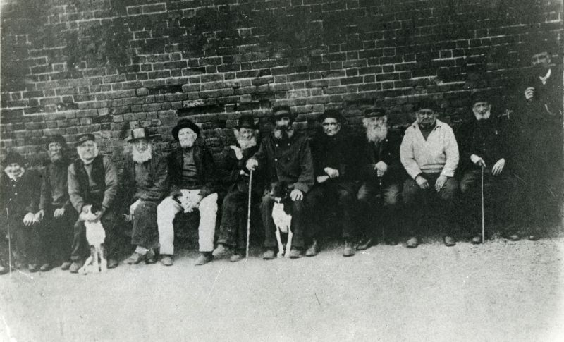 Deep sea smacksmen in old age. A group at Rowhedge about 1890.
From The Northseamen Page 31.

Used in The Salvagers page 52.

Same photograph is in BOXB3_244_001 
Cat1 People-->Fishermen and Seamen Cat2 Places-->Rowhedge