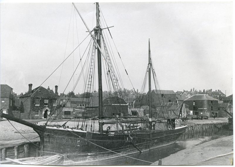  LOTHAIR at Rye.

Official No. 67249, registered Rye, built Ipswich 1872 [MNL 1916] 
Cat1 Ships and Boats-->Merchant -->Sailing Cat2 Barges-->Pictures Cat3 Places-->Rye
