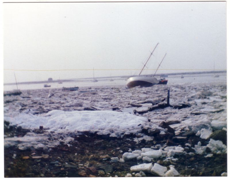  An icy winter - West Mersea with the Packing Shed in the distance. Thought to be late 1980s.

1984 was also a bad winter with a lot of ice in the creeks... 
Cat1 Weather Cat2 Mersea-->Creeks, fleets, channels, saltings