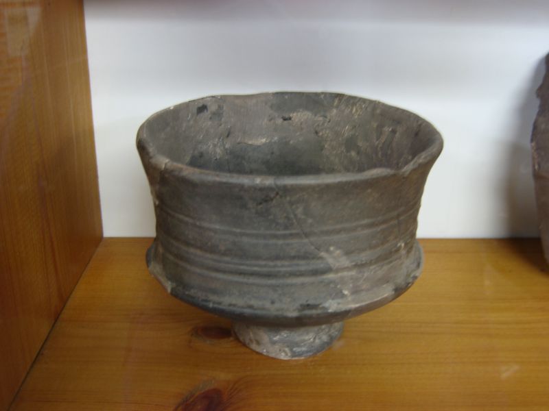  Pre-Roman Belgic Cremation burial pottery found in garden in Fairhaven Avenue in 1979. AD 40-200. 
Described in article in Essex Archaeology and History, 1981, Volume 13, page 63-65 (in Resource Centre cupboards or see EAH_013). 
Cat1 Museum-->Artefacts and Contents Cat2 Museum-->Exhibition Views