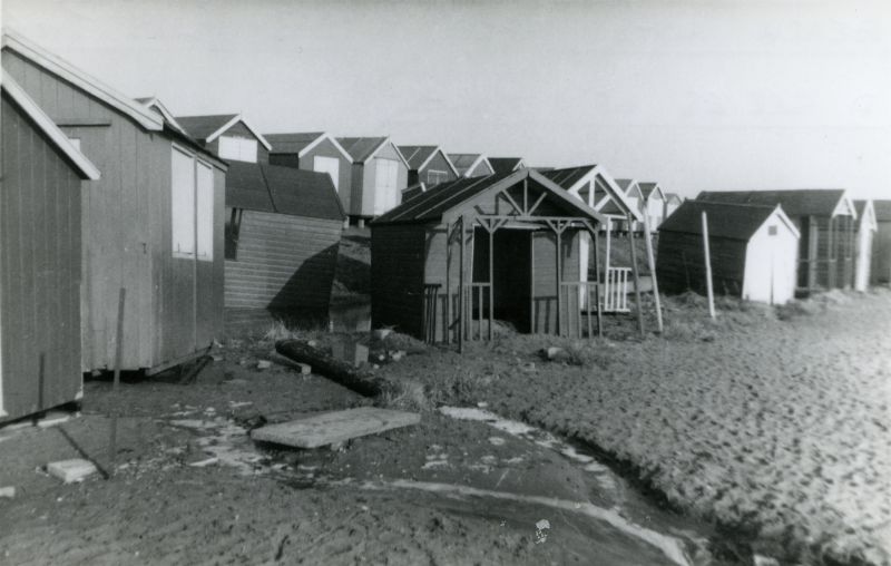  Beach huts at West Mersea after the 1953 flood. 
Cat1 Mersea-->Beach Cat2 Mersea-->Events