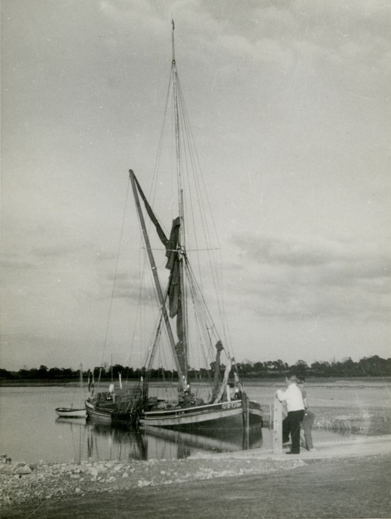 Barge P.A.M. at Mersea Strood. Believed to have been taken by skipper George Blake or his camera.

P.A.M. was built 1901 Rochester Official No. 114801 and was owned by Wakeley Bros. 
Cat1 Barges-->Pictures Cat2 Mersea-->Strood Cat3 Barges-->Pictures