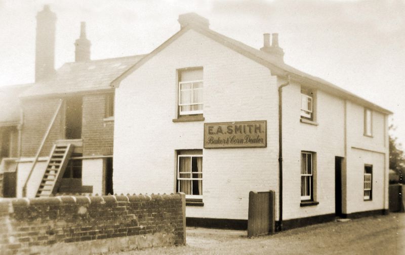  Abberton Bakery. E.A. Smith on the sign dates it 1928 - 1948. 
Cat1 Places-->Abberton