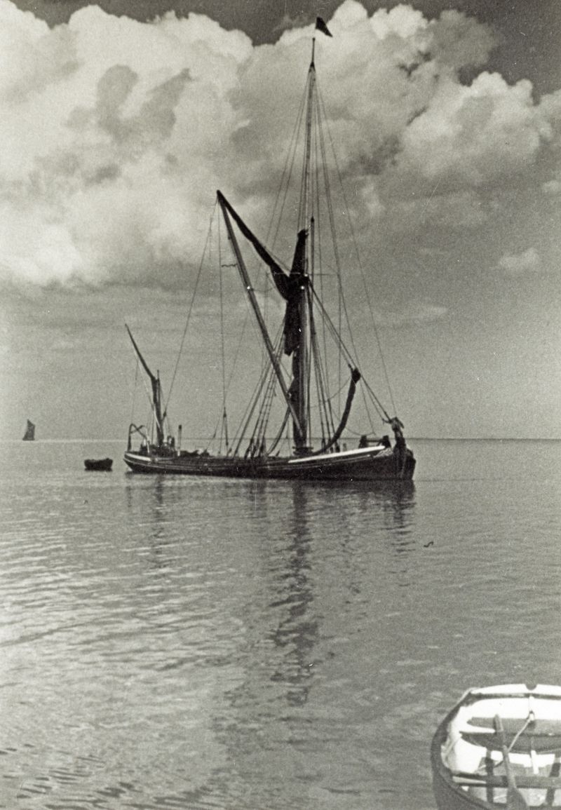  NELLIE PARKER when owned by Wakeley Bros. Mersea Quarters in the late 1930s. 
Cat1 Barges-->Pictures Cat2 Mersea-->Creeks, fleets, channels, saltings