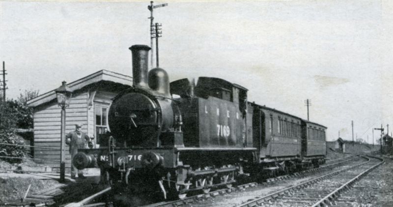  LNER 7169 (ex GER) 0-6-0 tank locomotive. Tollesbury Light Railway train at Kelvedon 
Cat1 Tollesbury-->Transport