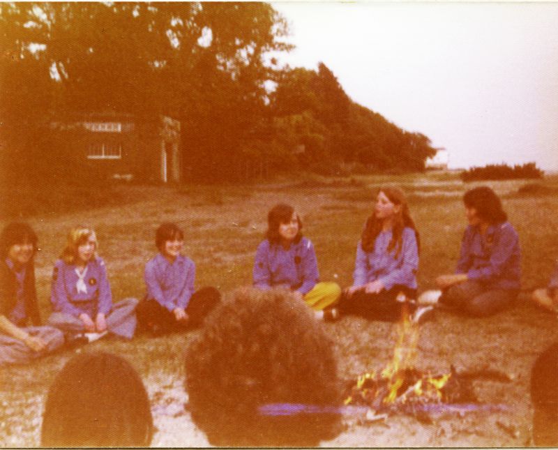  Girl Guides West Mersea Cooking & Camp Fire. 
Cat1 Girl Guides Cat2 Mersea-->Beach