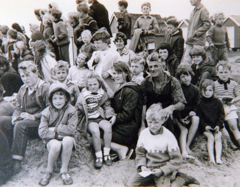  Beach Club

Back Brenda Diprose (Whiting), Sharon Lay.

Centre Colin Tucker, Stephen Farthing, Debbie Farthing, Anne Marriage, Stanley 'Bump' Farthing.

Front Louise Bacon.

From Album 3. 
Cat1 Mersea-->Beach Cat2 Families-->Farthing