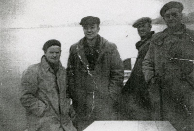 Click to Slide Show


 Going out of 'Buzzen' on a hooking trip.

L-R George Milgate, Dave Powell, Mr Pamment Senior, Hector Green.

From Album 3. 
Cat1 Fishing