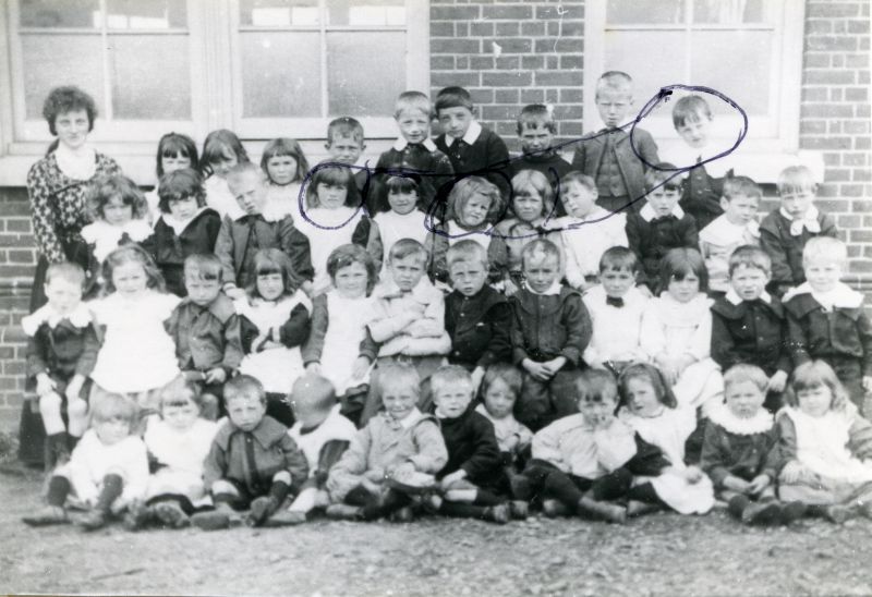  Mersea School.

Florence E. Wright started at school 10 July 1905 ( ...
Cat1 Mersea-->Schools-->Pictures