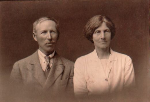  Maurice and Bessie (Elizabeth) Wooldridge. Anne Lee's grandparents. 
Cat1 Places-->Peldon-->People