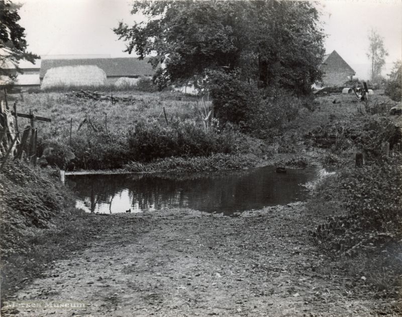  River Colne down to the Sea by Douglas Went. Ford on upper reaches. Photograph 4. 
Cat1 Places-->Colne