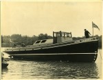 6. ID BF72_001_014_001 Rowhedge Ironworks Ship No. 674. Motor tug JOHN HAWKINS 1946.
64ft x 16ft x 8ft 7in. 1 x 275bhp Polar diesel.
For John Hawkins Ltd.
Men on deck, ...
Cat1 Ship and boat building, sailmaking Cat2 Places-->Rowhedge