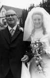 1523. ID HAY_PUG_032 George & Wendy Pullen on way to Wedding.
[Wendy Elizabeth Pullen married Geoffrey Ernest Denne in West Mersea Parish Church.]
Cat1 Families-->Pullen Cat2 People-->Other