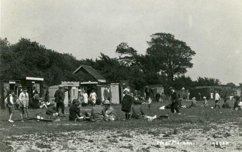  West Mersea Beach. Postcard 98752 mailed 20 July 1926. 
Cat1 Mersea-->Beach