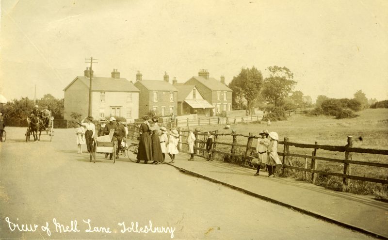  View of Mell Lane, Tollesbury. Postcard by T. Hammond, addressed to Mrs S. Gurton, Ferndale, New Road, Tollesbury from 'Wavelet'.

Used in Tollesbury Past, photo 36. 
Cat1 Tollesbury-->Road Scenes