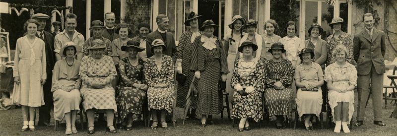  Great Wigborough group outside the Rectory.

7th from left at the Back is Revd. Frederick Yates, Rector of the Wigboroughs. 
Cat1 Places-->Wigborough