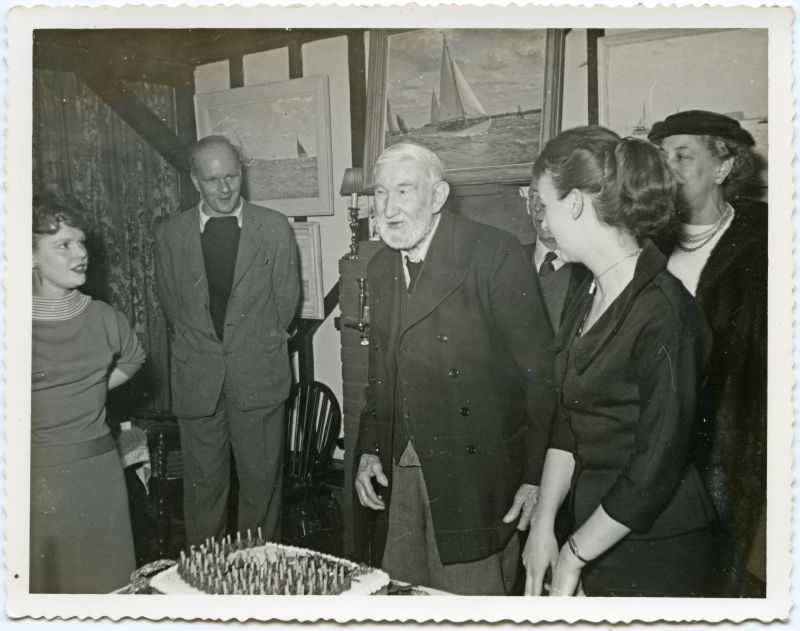  Bill Wyatt's 94th Birthday at the Sailing and Social Club

L-R 1. Barbara Benham, 2. Hervey Benham, 3. Bill Wyatt, 4. Wendy Brady, 5. ? 
Cat1 Mersea-->Pubs