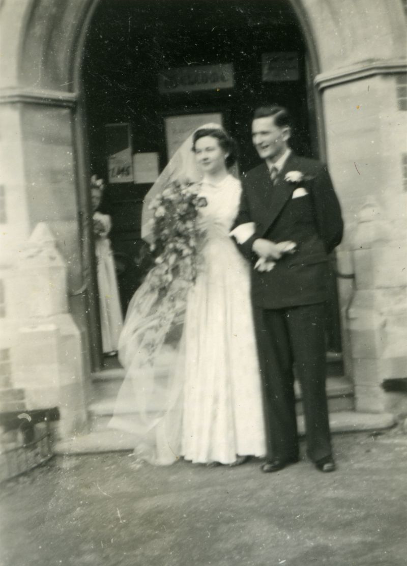  Wedding photograph from Joan Pullen. Muriel and Ern Butcher ? 
Cat1 Families-->Pullen