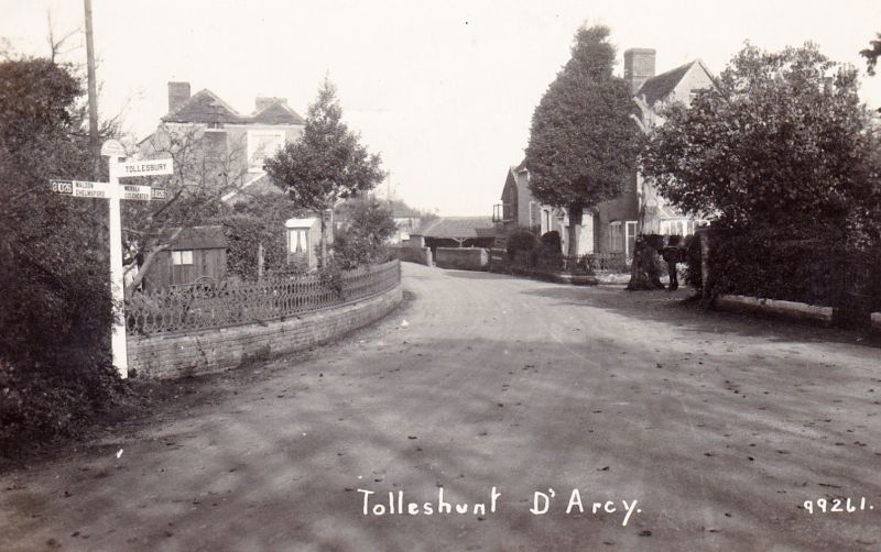  Tolleshunt D'Arcy. Postmarked 20 August 1929 
Cat1 Places-->Tolleshunt D'Arcy