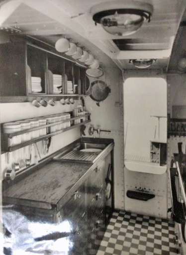  Galley - ESSEX MAID built Rowhedge Ironworks. 

The galley had a coal-fired Aga cooker amd an oil-operated Electrolux refrigerator. 
Cat1 Yachts and yachting-->Motor