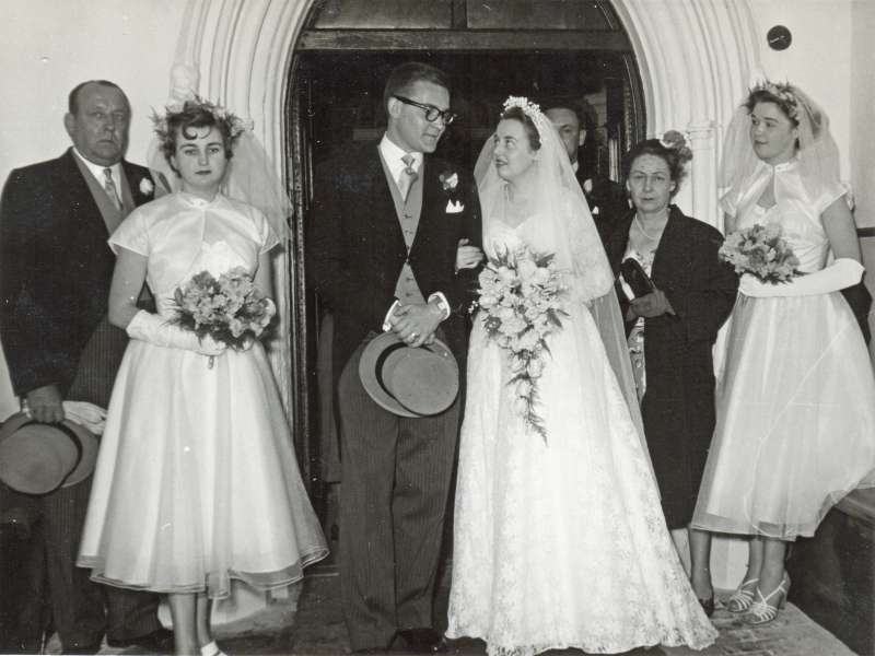  Wedding of Michelle Strahl and Robert Schranck West Mersea Parish Church. Photograph in the Church Porch.

L-R Rene Strahl, Anne Herrington, Robert Schranck, Michelle Schranck, Germaine Strahl, Ann Craig 
Cat1 People-->Other