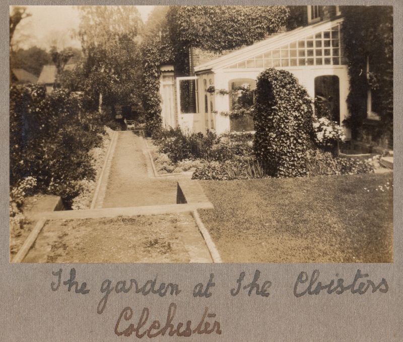 The garden at The Cloisters Colchester


Probably now 94 Maldon Road, Colchester 
Cat1 Places-->Colchester-->City