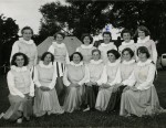 34. ID RG03_365 Group of ladies that took part in the Elizabethan Mersea Court Scene at the Coronation Pageant in 1953. The ladies in the back row played the role of male ...
Cat1 People-->Other Cat2 Mersea-->Events