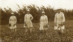 124. ID JAY_SDG_007 Mersea Seed Growers during WW1. Land Army in First World War. 
Mrs Goldy Green, Beatie Green, Mrs Watcham, Mabel Benns. [Names from back of card.]
Cat1 Farming Cat2 War-->World War 1 Cat3 War-->World War 1