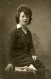 38. ID MST_WLA_001 Eileen - a Land Army girl from Stratford, East London, who lodged with Cath and Gordon Mussett on Mersea during WW2.
18 years 9 March 1944
Photograph ...
Cat1 Families-->Mussett Cat2 People-->Land Army