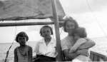 150. ID LAM_057 Beach holiday in the 1930s. Trip boat.
Cat1 Mersea-->Beach