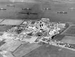 1. ID AJ01_007 Bradwell Power Station under construction. Laid up ships in the background. Top right thought to be STANFIRTH 2 March 1958 to 31 May 1961
Photo by Alf ...
Cat1 Places-->Bradwell